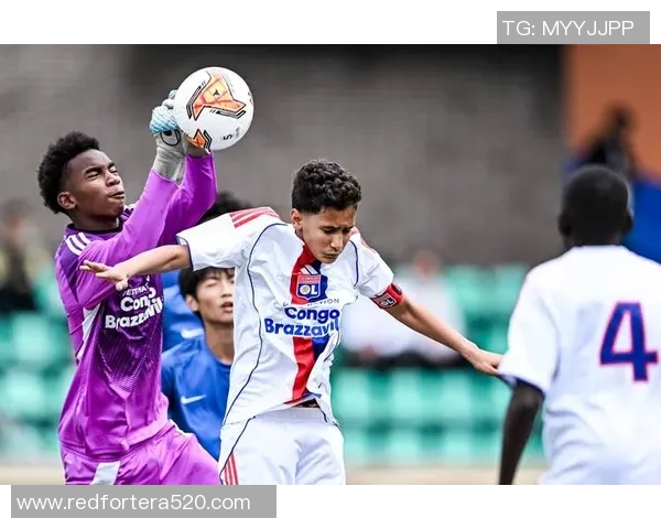 外媒评选全球足球明星表现与影响力分析引发热议